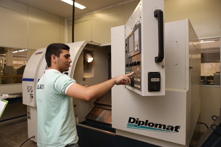 Alunos do curso de Tecnologia em Mecatrônica Industrial do campus de Fortaleza - foto_Francisco Costa