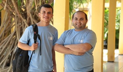 Aluno e professor comemoram resultado na Maratona de Programação