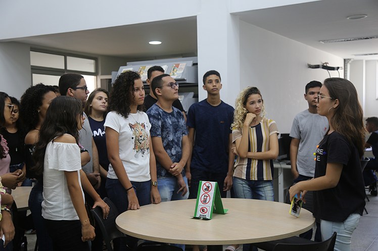 Visita de alunos novatos na Semana da Integração 2019.1