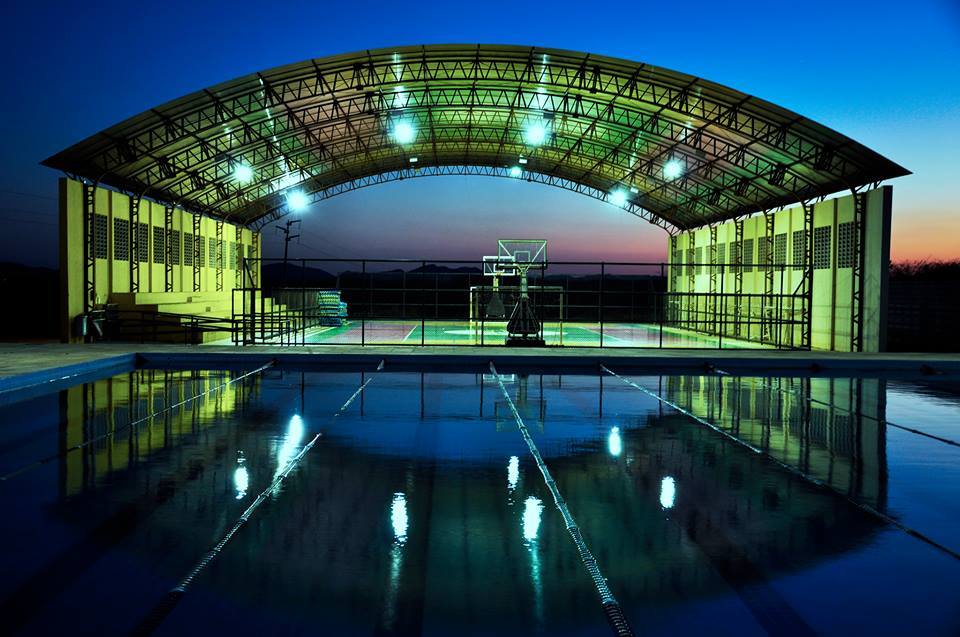 Piscina do campus Canindé.jpg