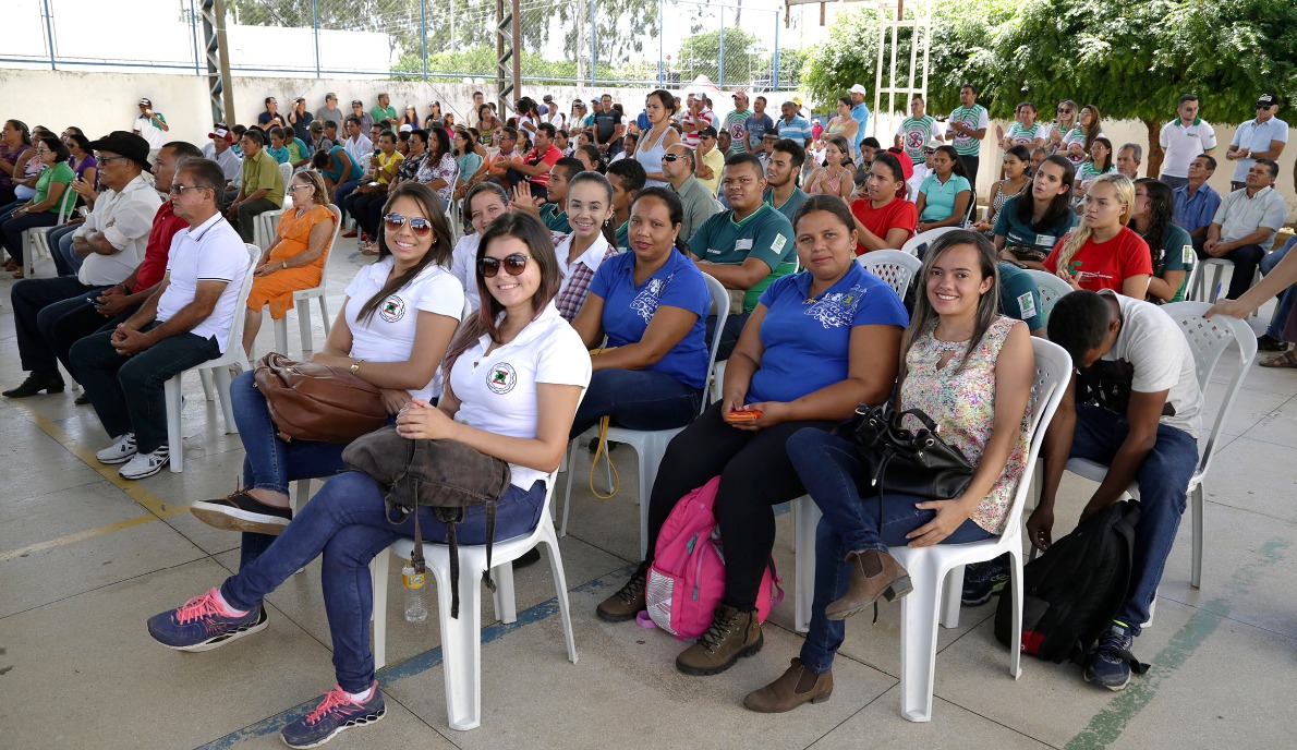 Feira Porteiras.jpg