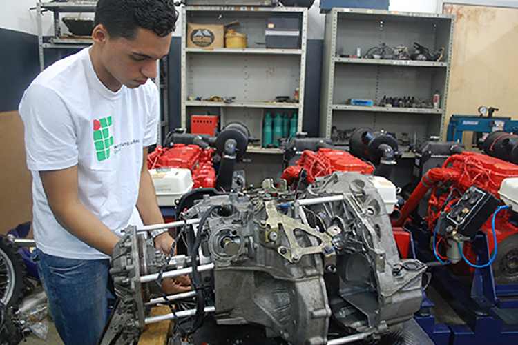 Técnico em Manutenção Automotiva