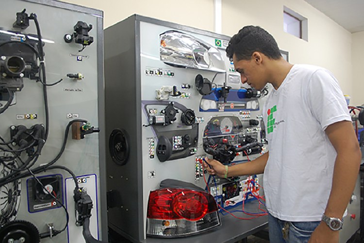 Técnico em Manutenção Automotiva