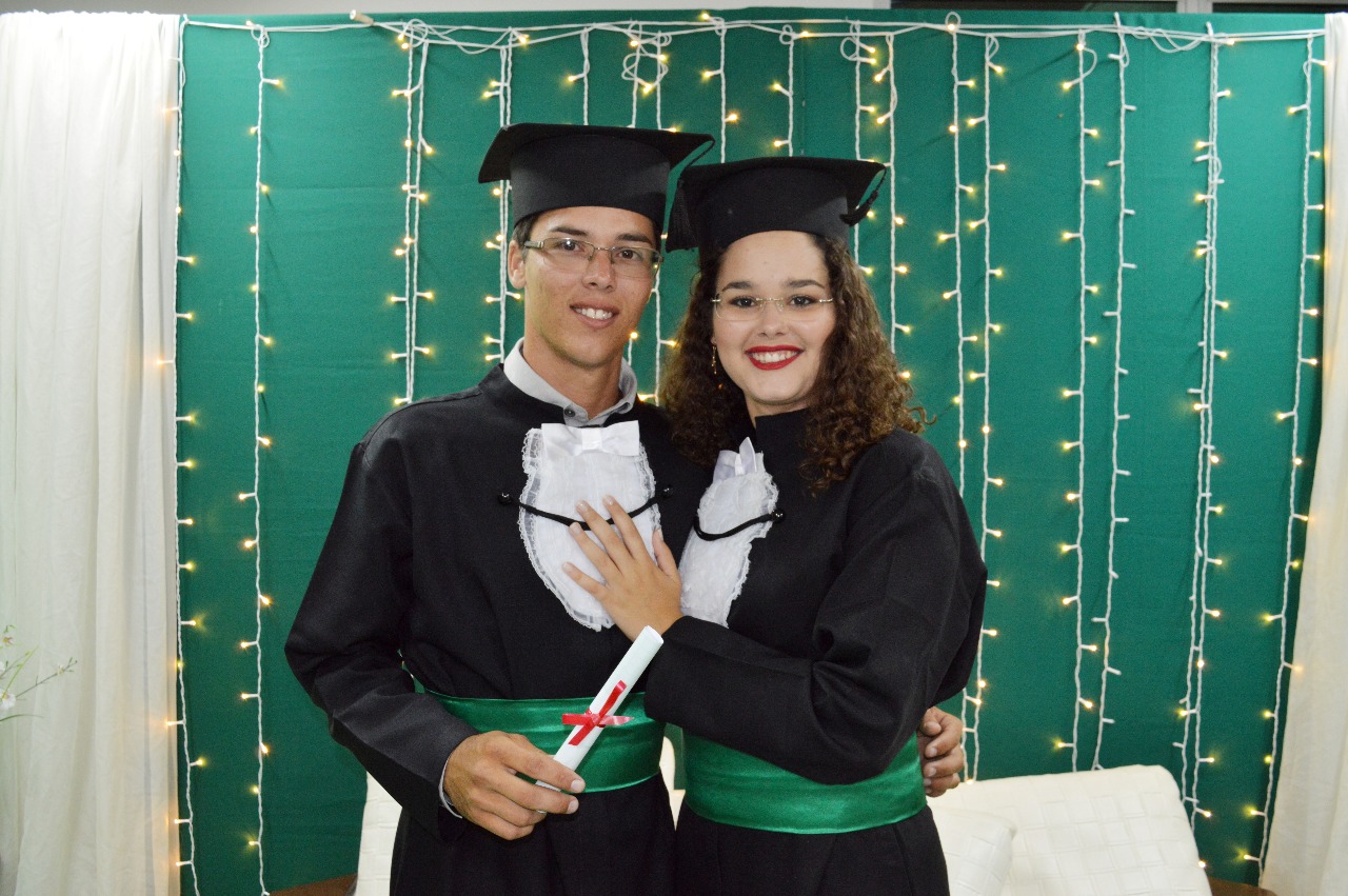 Daniela e Daniel Mouta concluíram juntos o curso técnico em Agropecuária