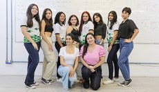 Integrantes das duas equipes selecionadas de Maracanaú e suas orientadoras. Foto: Guilherme Branca