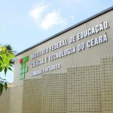 Fachada do campus de Fortaleza