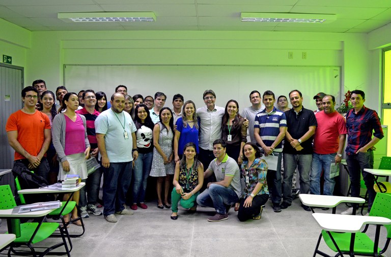 Servidores do Campus de Morada Nova e Prof. PhD. Luís Távora Furtado Ribeiro