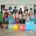 (esq. - dir.) Natália Holanda, Rafaela Schramm e Thaís Argenta aplicando o projeto Cultura Viva com filhos dos agricultores do distrito de Pedra Branca (foto: arquivo)