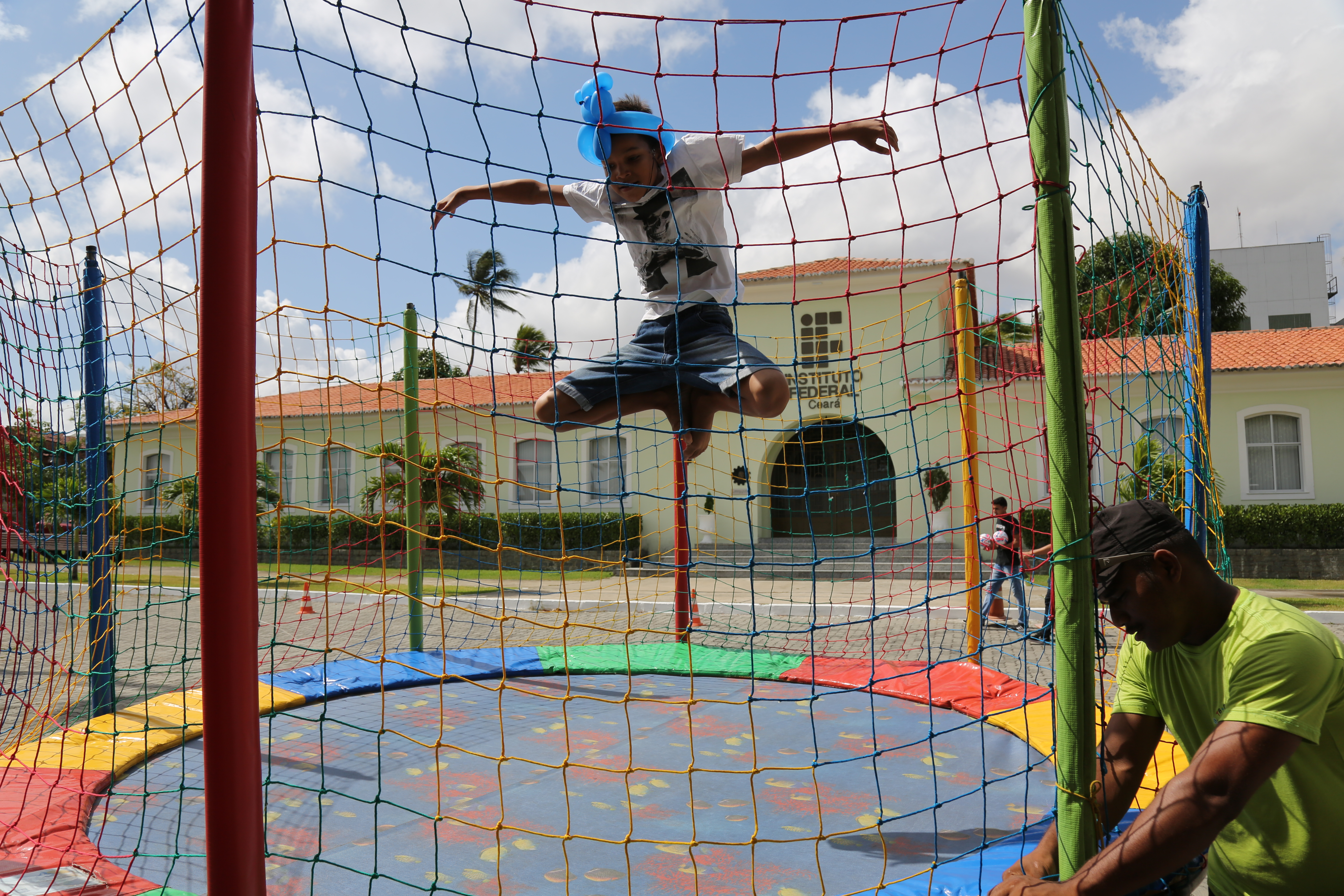 Haja energia! Criançada divertiu-se a valer na Reitoria (foto: Dowglas Lima)