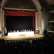 Transmissão do cargo foi realizada no Theatro José de Alencar (foto: Bruno Leonardo)