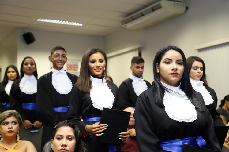 Solenidade de formatura dos cursos técnicos de Manutenção Automotiva e Petróleo e Gás