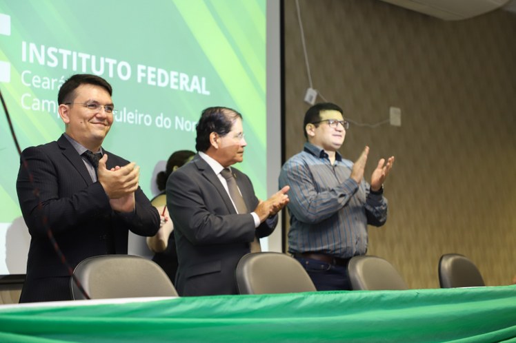 Solenidade de formatura dos cursos técnicos de Manutenção Automotiva e Petróleo e Gás