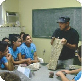 Visita de estudantes de Agricultura