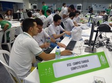 Estudantes participam de Maratona de Computação