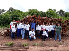 Estudantes em visita técnica