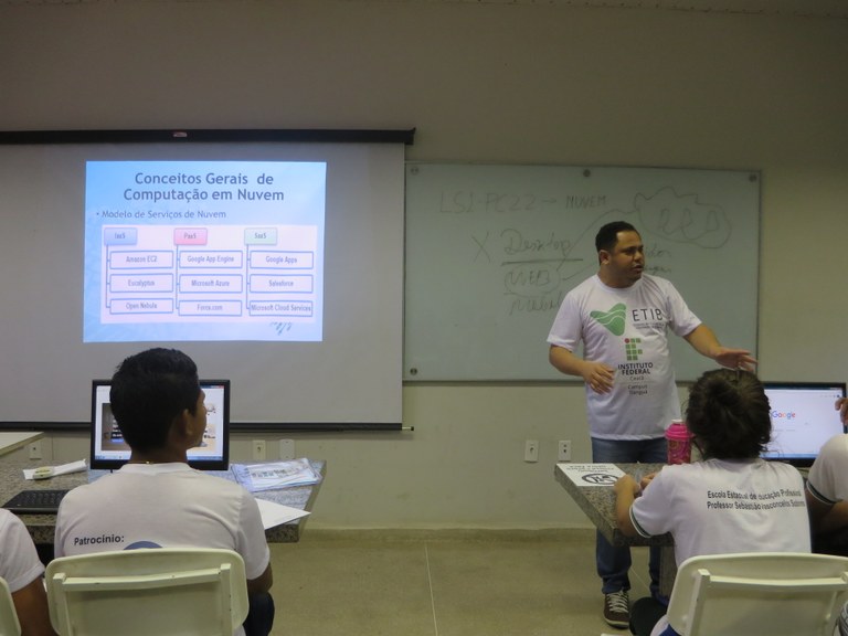 Aula do curso de Informática