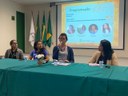 Jovens em mesa redonda sobre Mulheres na Agricultura